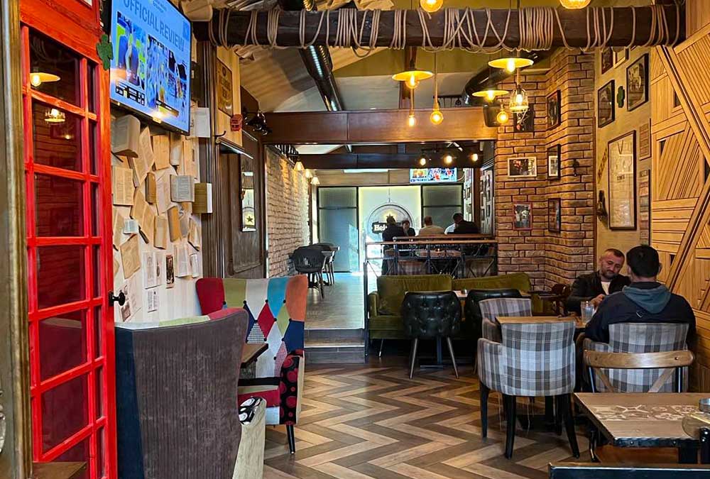 Bridge Pub enterijer